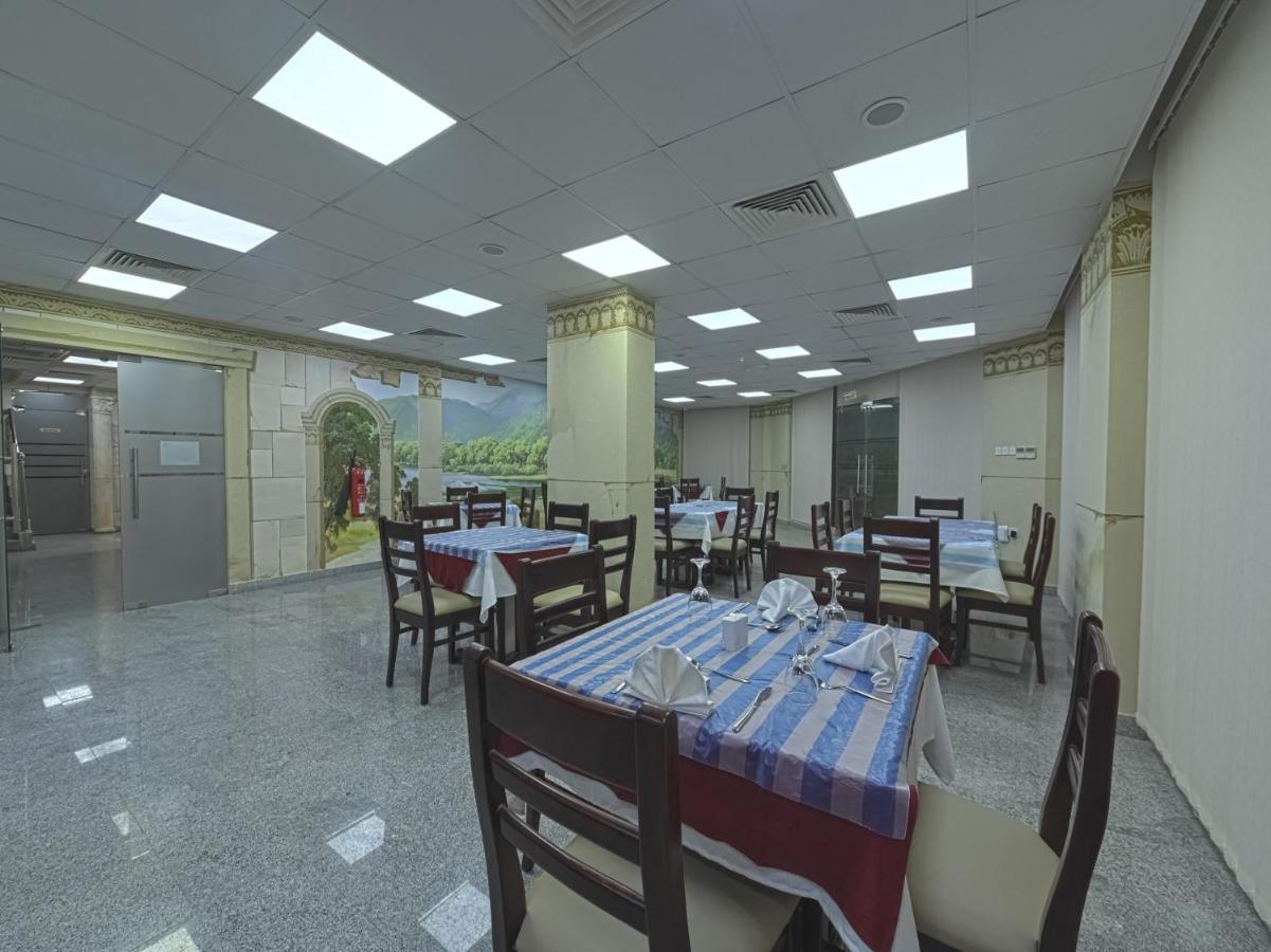 Platinium Hotel Apartments Seeb Buitenkant foto