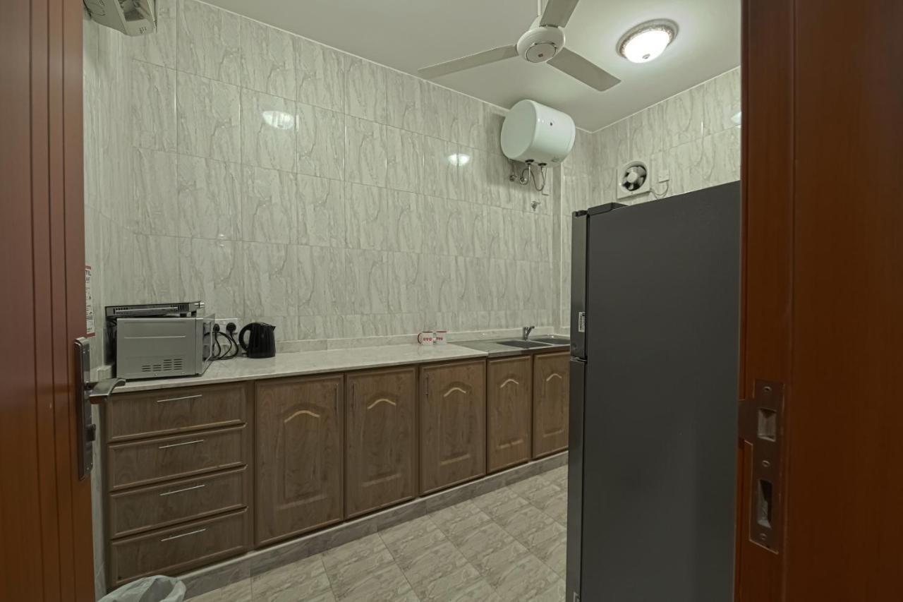 Platinium Hotel Apartments Seeb Buitenkant foto