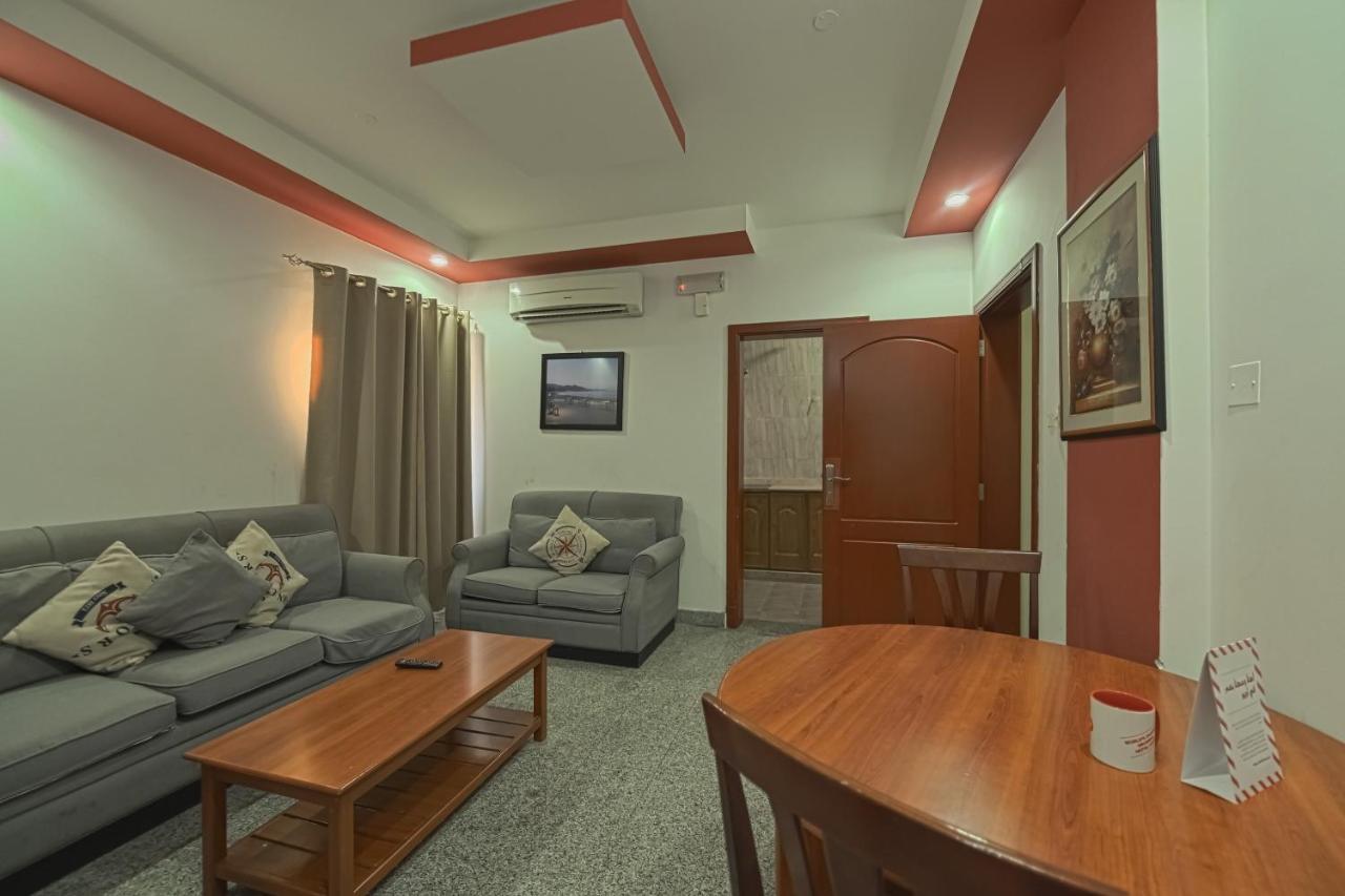 Platinium Hotel Apartments Seeb Buitenkant foto